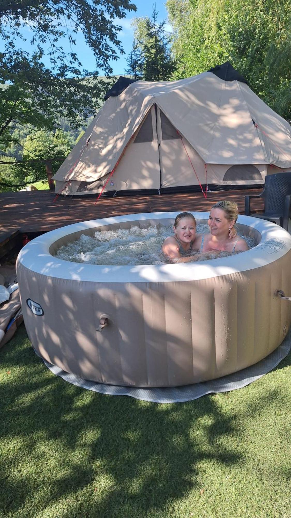 Glamping Roznov Hotell Rožnov pod Radhoštěm Exteriör bild